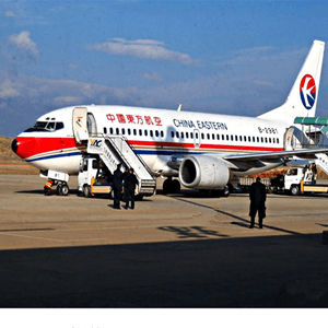 新桥机场快运航空快运业稳步发展的原因是什么？